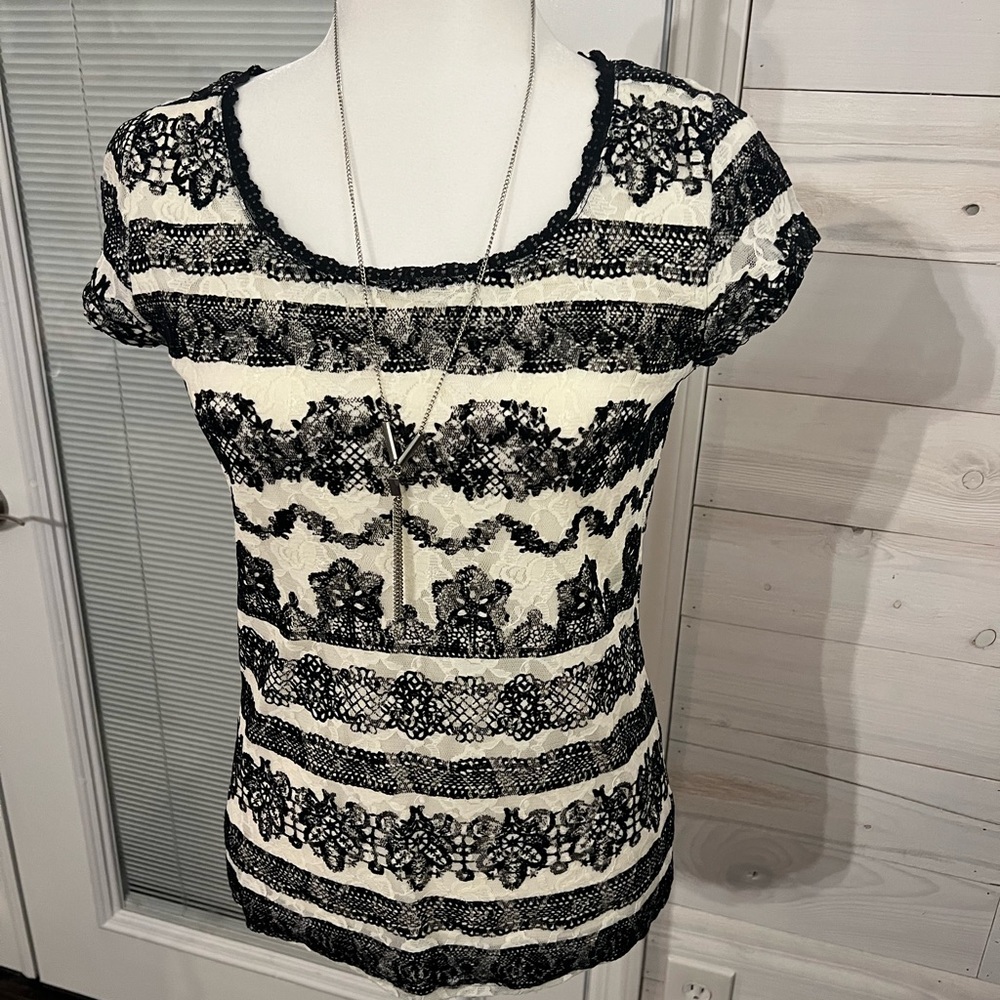 Black and white Elle brand top- size small